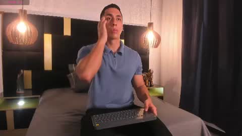 Snapshot of lucio__fox chatting on June 13, 11:52 am Lucio online show from June 13, 11:52 am