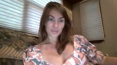 Snapshot of luciousapril chatting on September 9, 11:04 pm April online show from September 9, 11:04 pm