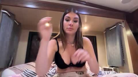 Snapshot of luciousapril chatting on October 14, 1:06 am April online show from October 14, 1:06 am