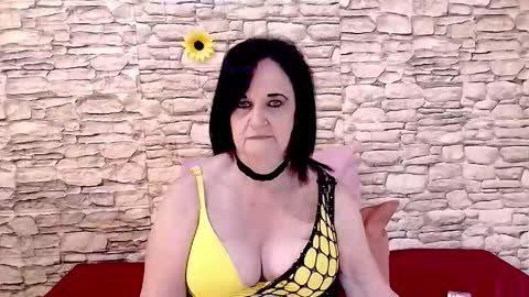 Snapshot of luciousgrace chatting on June 1, 5:31 am Grace online show from June 1, 5:31 am