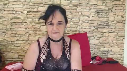 Snapshot of luciousgrace chatting on June 10, 6:01 am Grace online show from June 10, 6:01 am