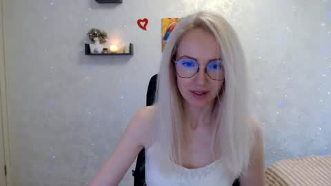 Snapshot of luckcristal chatting on June 12, 4:50 pm Arina online show from June 12, 4:50 pm