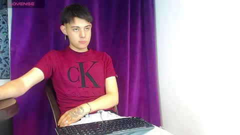 luckk_ online show from May 31, 5:37 am