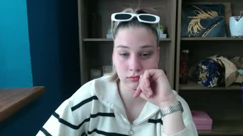 Snapshot of lucky_barbie chatting on May 11, 12:44 pm Grace online show from May 11, 12:44 pm