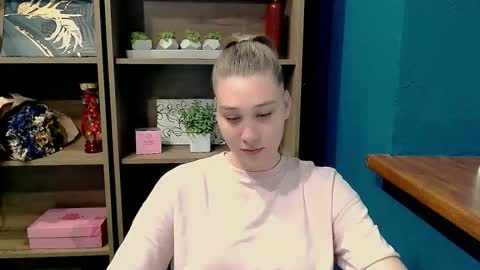 Snapshot of lucky_barbie chatting on May 19, 2:45 pm Grace online show from May 19, 2:45 pm