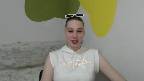 Snapshot of lucky_barbie chatting on May 25, 2:45 pm Grace online show from May 25, 2:45 pm