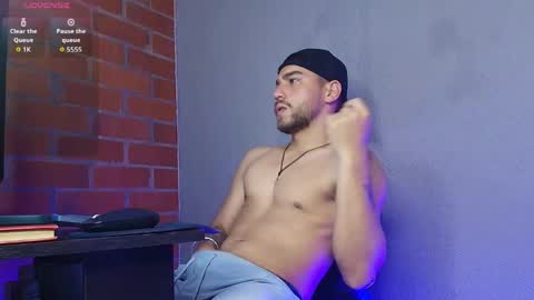 lucky_blessed online show from May 6, 12:19 am
