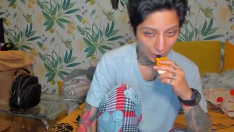 Snapshot of lucky_denizz chatting on February 21, 10:49 am lucky_denizz online show from February 21, 10:49 am