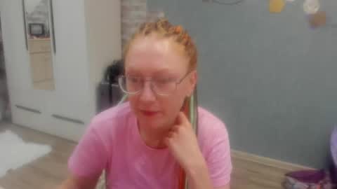 lucky_licky20 online show from November 19, 2:11 am