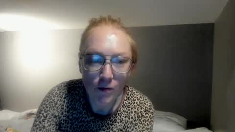 lucky_licky20 online show from March 20, 3:44 am