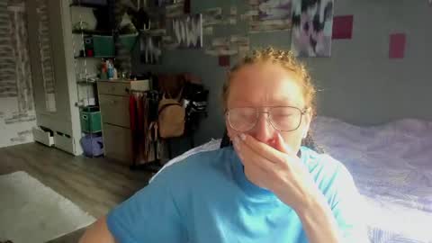 lucky_licky20 online show from June 22, 1:40 am