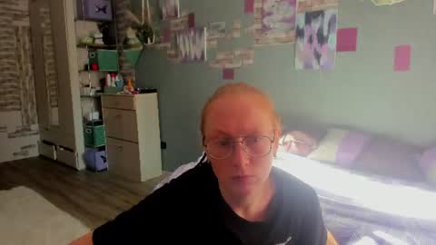 lucky_licky20 online show from June 24, 1:48 am