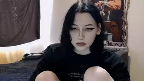 Snapshot of luckybastrad0677 chatting on June 13, 8:34 am luckybastrad0677 online show from June 13, 8:34 am