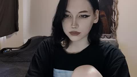 Snapshot of luckybastrad0677 chatting on June 17, 3:35 pm luckybastrad0677 online show from June 17, 3:35 pm