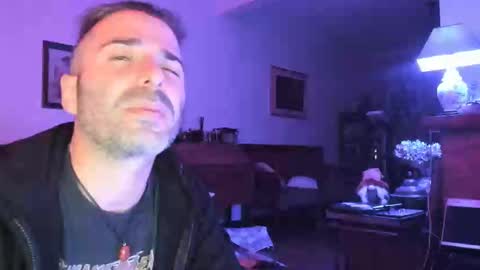 Snapshot of luckydrakex chatting on December 18, 2:32 am Lucky online show from December 18, 2:32 am