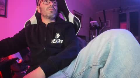 Snapshot of luckydrakex chatting on February 27, 9:47 pm Lucky online show from February 27, 9:47 pm