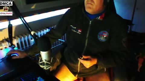 Snapshot of luckyfreak1 chatting on February 1, 1:12 am call me Stefan online show from February 1, 1:12 am