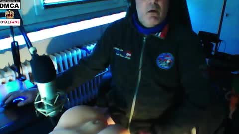 Snapshot of luckyfreak1 chatting on February 1, 10:26 am call me Stefan online show from February 1, 10:26 am