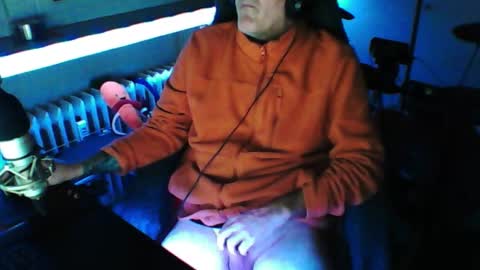 Snapshot of luckyfreak1 chatting on February 7, 6:06 am call me Stefan online show from February 7, 6:06 am