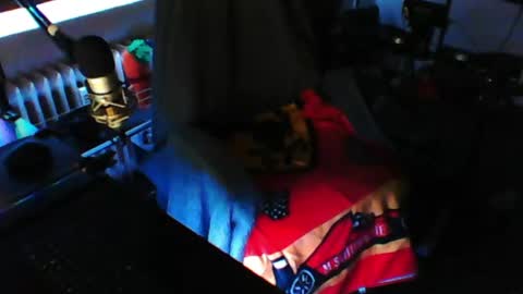 Snapshot of luckyfreak1 chatting on March 1, 6:32 pm call me Stefan online show from March 1, 6:32 pm