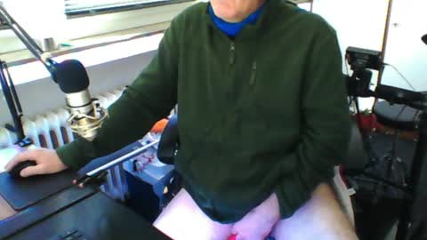 Snapshot of luckyfreak1 chatting on April 1, 1:41 pm call me Stefan online show from April 1, 1:41 pm