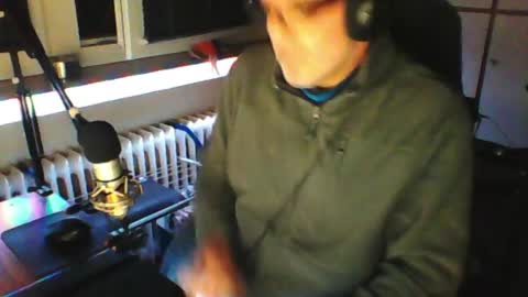 Snapshot of luckyfreak1 chatting on April 18, 6:56 pm call me Stefan online show from April 18, 6:56 pm