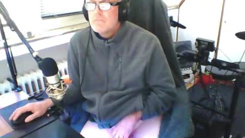 Snapshot of luckyfreak1 chatting on April 25, 1:41 pm call me Stefan online show from April 25, 1:41 pm