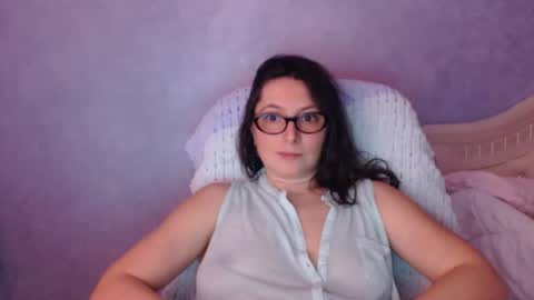 luckylinda23 online show from March 18, 10:35 pm