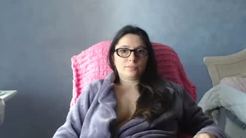 luckylinda23 online show from April 16, 10:05 am