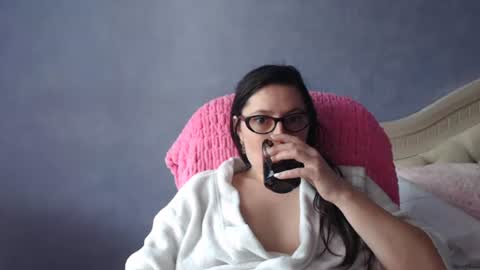 luckylinda23 online show from May 2, 9:36 am