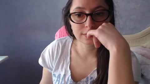 Snapshot of luckylinda23 chatting on May 4, 1:18 pm luckylinda23 online show from May 4, 1:18 pm