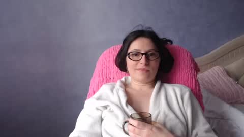 Snapshot of luckylinda23 chatting on May 9, 9:36 am luckylinda23 online show from May 9, 9:36 am