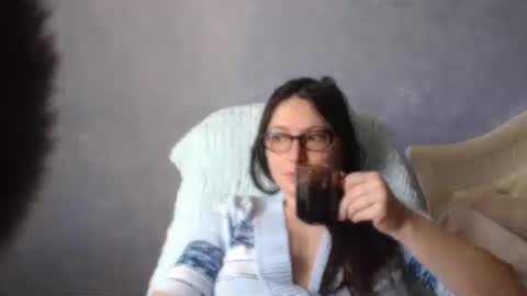 Snapshot of luckylinda23 chatting on May 19, 9:59 am luckylinda23 online show from May 19, 9:59 am