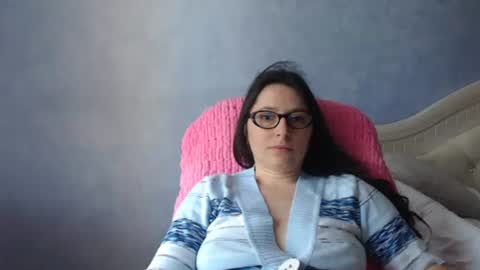 Snapshot of luckylinda23 chatting on May 25, 9:26 am luckylinda23 online show from May 25, 9:26 am