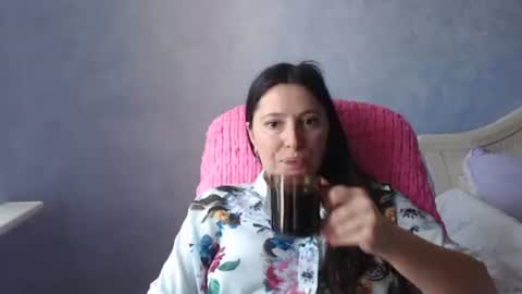 Snapshot of luckylinda23 chatting on June 6, 9:58 am luckylinda23 online show from June 6, 9:58 am