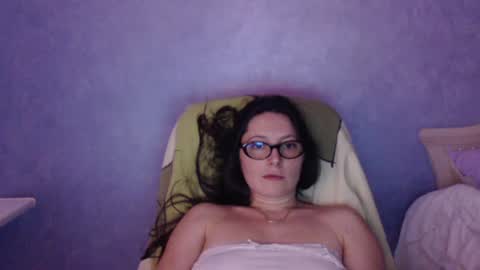 luckylinda23 online show from June 16, 9:06 pm