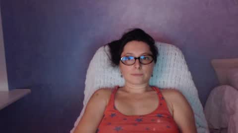 luckylinda23 online show from July 8, 9:19 pm