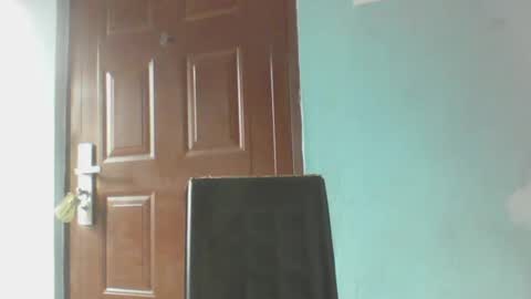 Snapshot of luckymadequeen chatting on January 14, 12:56 pm Gloria online show from January 14, 12:56 pm