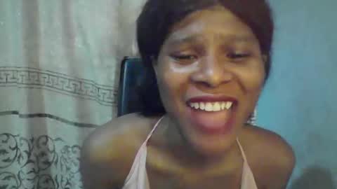 Snapshot of luckymadequeen chatting on September 26, 4:27 am Gloria online show from September 26, 4:27 am