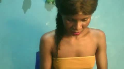 Snapshot of luckymadequeen chatting on October 4, 9:24 pm Gloria online show from October 4, 9:24 pm