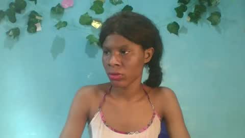 Snapshot of luckymadequeen chatting on October 27, 8:40 am Gloria online show from October 27, 8:40 am