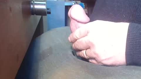 Snapshot of luckypirateboy chatting on December 25, 1:19 pm BIG Daddy cock. Tips make it harder online show from December 25, 1:19 pm