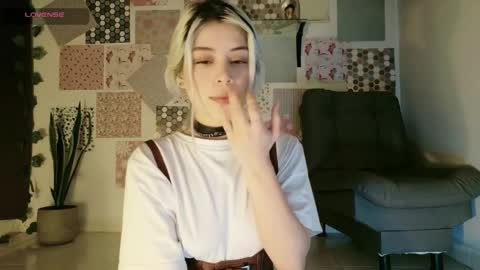 luckysapphire777 online show from April 30, 11:49 am