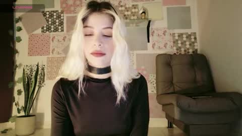Snapshot of luckysapphire777 chatting on June 8, 12:38 pm luckysapphire777 online show from June 8, 12:38 pm