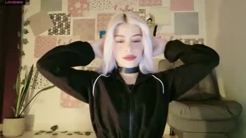 Snapshot of luckysapphire777 chatting on July 26, 12:23 pm luckysapphire777 online show from July 26, 12:23 pm