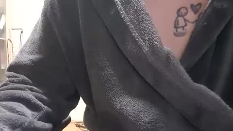 Snapshot of luckyshot91 chatting on March 8, 9:08 pm luckyshot91 online show from March 8, 9:08 pm