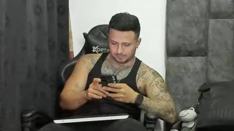 chat with me    online show from December 19, 11:23 pm