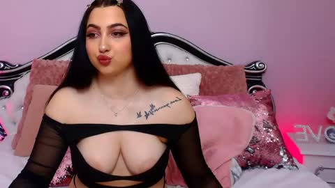 Mia online show from May 25, 5:52 pm