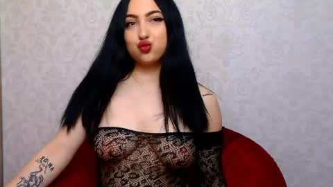 Mia online show from May 29, 5:33 pm