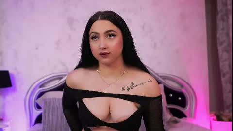 Mia online show from July 3, 5:41 pm